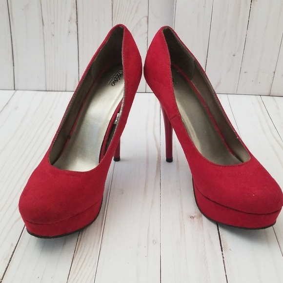 Heels - Picture 2 of 4